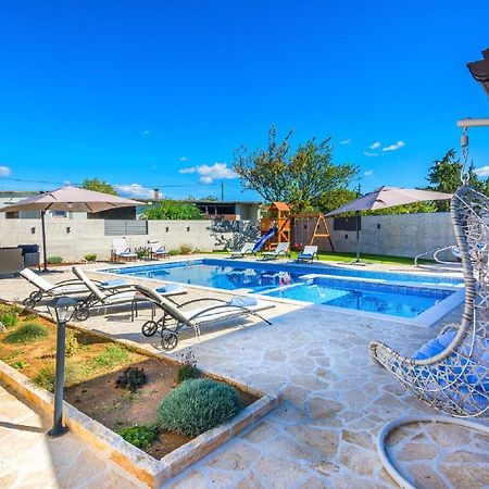 Holiday Home Tower With Private Pool, Sauna And Quads Smilcic المظهر الخارجي الصورة