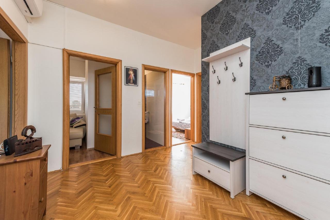 Holiday Home Tower With Private Pool, Sauna And Quads Smilcic المظهر الخارجي الصورة
