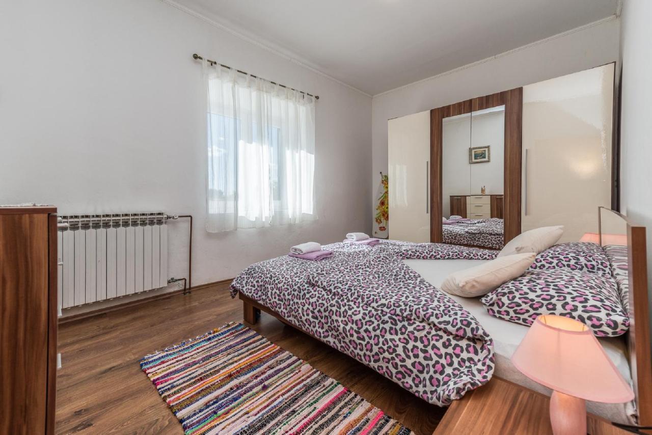 Holiday Home Tower With Private Pool, Sauna And Quads Smilcic المظهر الخارجي الصورة